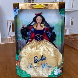 Barbie as Snow White